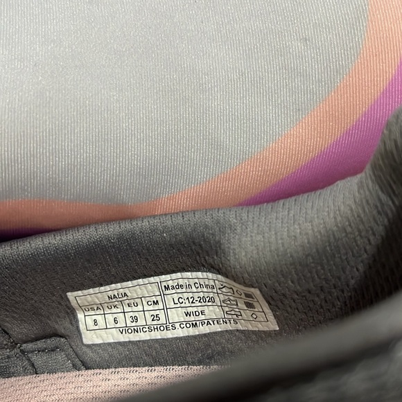 Vionic Nalia Women's Slip On Athletic sneakers -NWOT - Picture 2 of 3